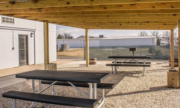 Spencer Hotel | Spencer Inn and Suites