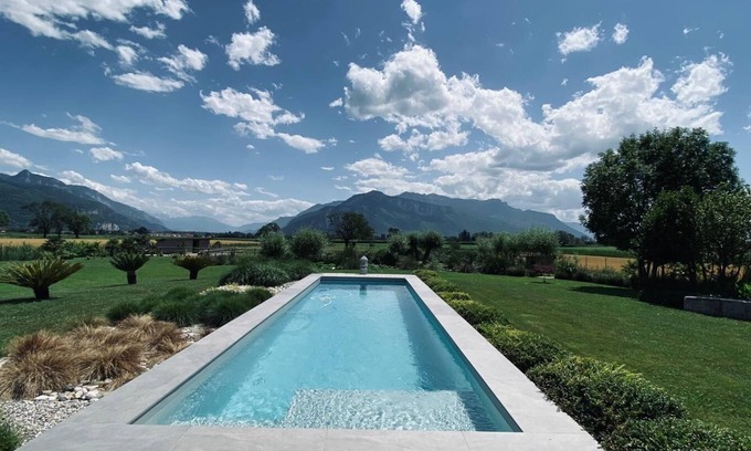 Saint-Jean-de-Moirans House | Splendid villa with pool in a haven of peace