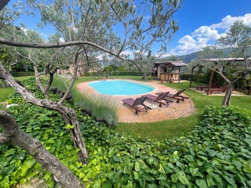 Spoleto Villa | Spoleto Tranquilita sleeps 16 with Wifi Pool Yoga Studio Gardens and Views