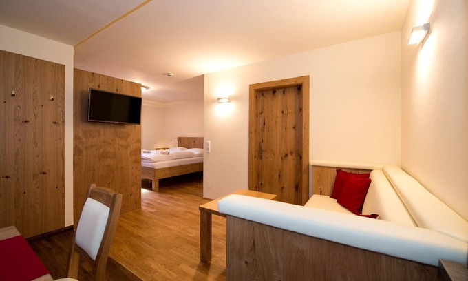 Tropolach Apartment | Sports and active vacation in Burgl's apartment house Nassfeld in Carinthia