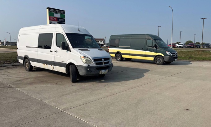 Storm Lake RV Rental | Sprinter/RV Parking with free electric hookup