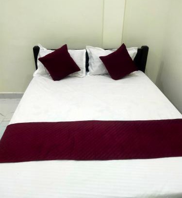 Periyakulam Hotel | SRI NAVANEETHA KRISHNA MAHAL & RESIDENCY Ac