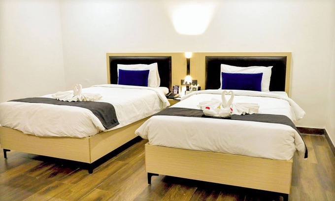 Khammam Hotel | Sri Sri Sri Excellency