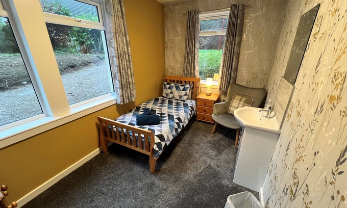 South Galson House | Standard-Single room-Shared Bathroom-Garden view