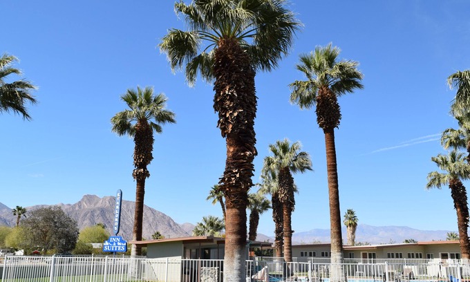 Borrego Springs Hotel | Stanlunds Inn And Suites