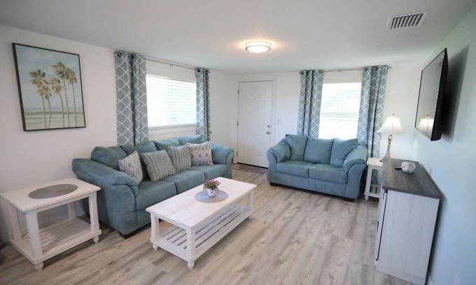 Englewood Apartment | Starfish Room Manasota Delux Villas