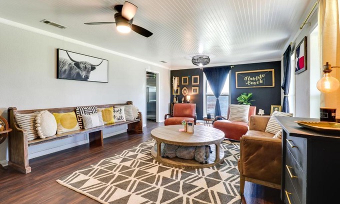 Lorena House | Starlite Ranch 2 Acres with Views about 18 Mi to Waco