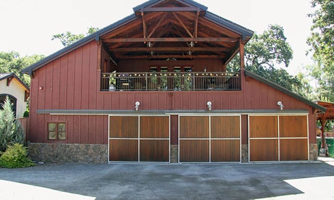 Kenwood House | Stay 31 days at the Big Red Barn & Sailing on the Bay!