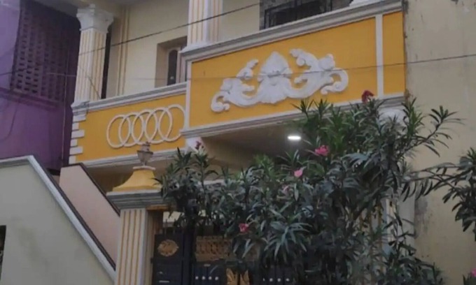 Chennai House | Stay Confident Home has 2 AC rooms with Kitchen