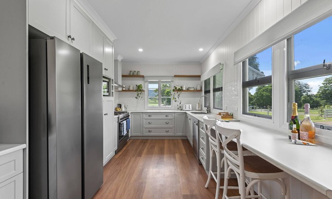 Moorang Cottage | Stay in Springfield Country Cottage Escape-Highland Cows + Fireplace + Hammocks