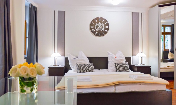 Altstadt House | Stay in the room "Altstadtblick" in the middle of the old town