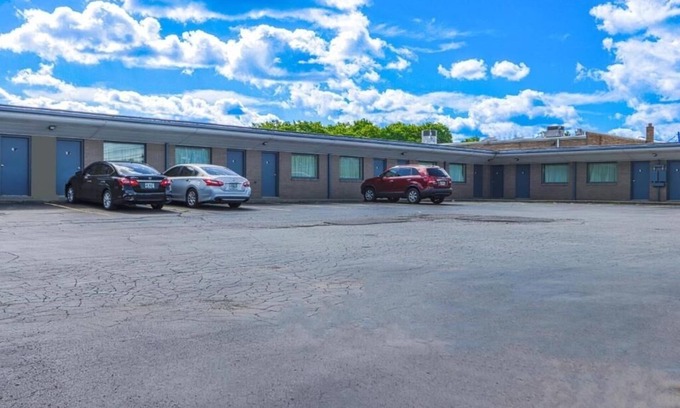 North Lima Hotel | Stay near Botanical Gardens with Pet-Friendly Room and Parking