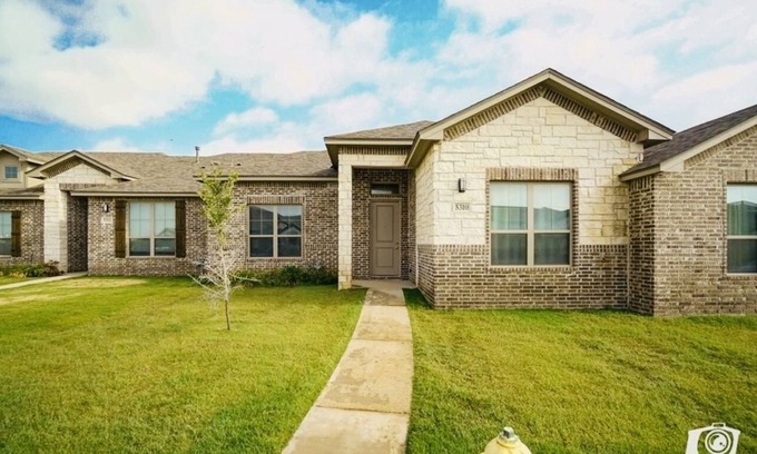 Midland House | “Stay once, carry memories forever” Luxurious, contemporary, comfortable!