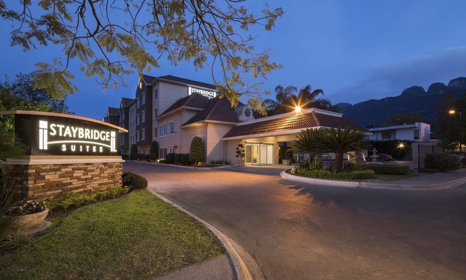 San Pedro Garza Garcia Hotel | Staybridge Suites Monterrey - San Pedro by IHG