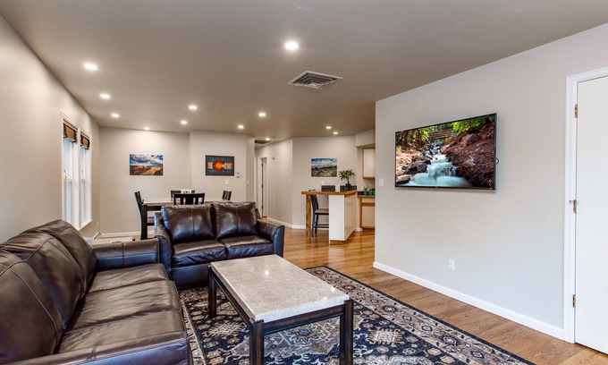 Redlands House | Steps away from golf course, monument and trails with spa and amazing views