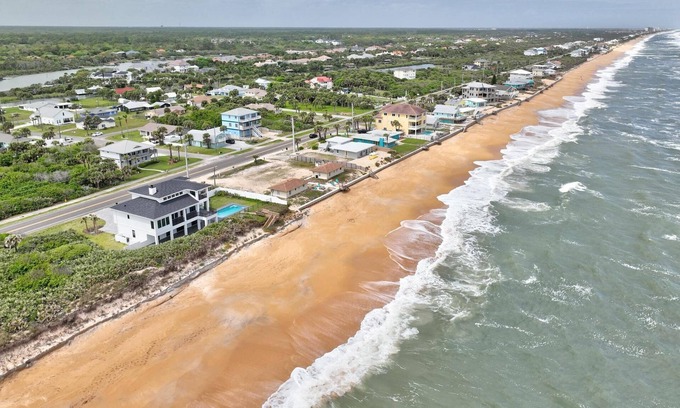 Painters Hill Cottage | Steps to Quiet Beach | Quarter Deck S Cottage | Flagler Beach | Lovely Beachside Location
