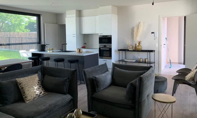 Hoepertingen House | Stijlvolle Woning in Borgloon, Belgium