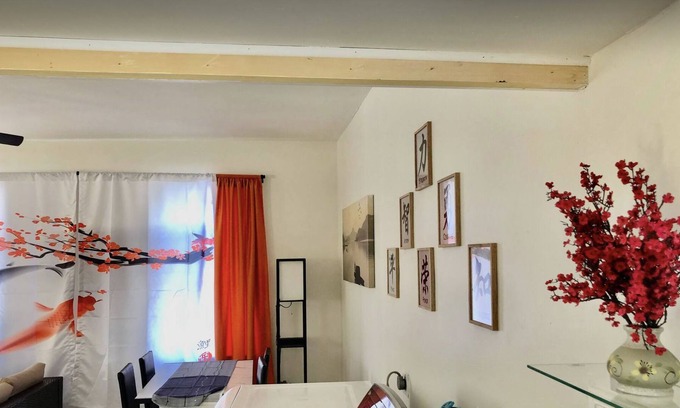 Stockade Historic District Apartment | Stockade Japanese Ryokan, King bed, Washer/Dryer