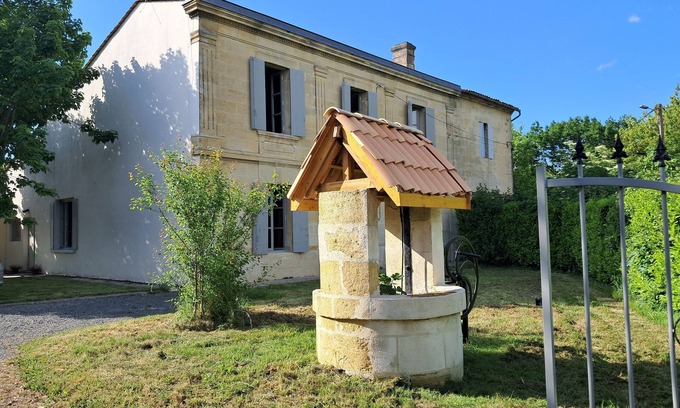 Vayres House | Stone manor house with large garden and barbecue, ideal for families.