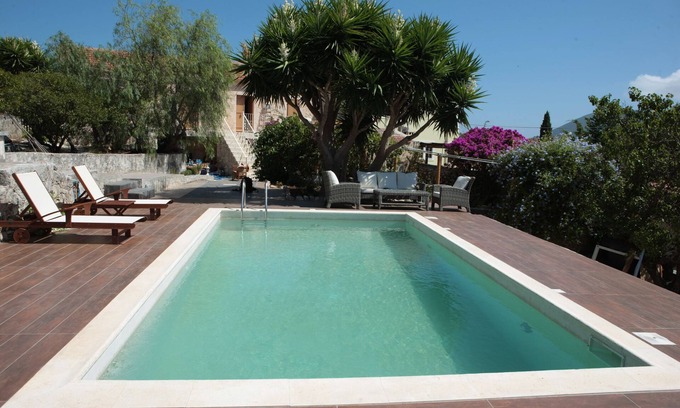 Tselendata Villa | Stone villa with fantastic pool area