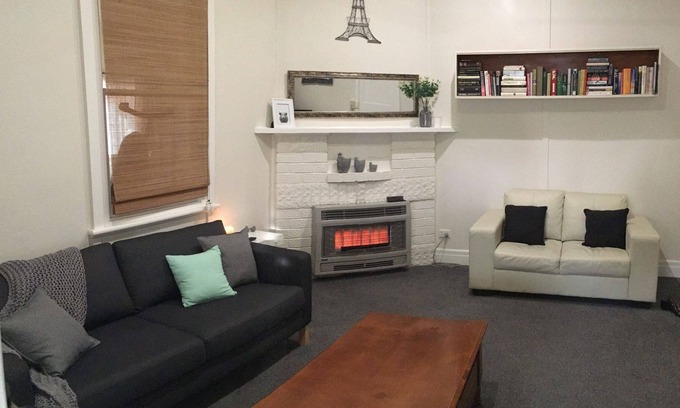 Ararat House | Stones Throw - Comfy Place to Stay