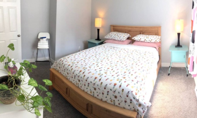 Clearwater Apartment | Stoneshire Obsidian Suite for 2 walking distance to Dutch Lake & waterfalls