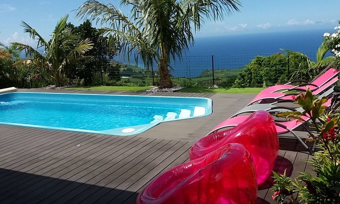 Petite-Ile Villa | STOP PROMO:L'AMANDAVA 3*,6 pers, magnificent ocean view, private heated pool.