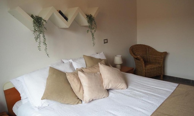 Alba Apartment | Strada Romano House