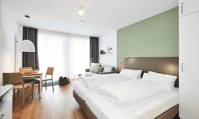 Bensersiel Apartment | Strandnahes 1-zimmer Apartment mit Balkon Inkl. Schwimmbad- & Saunanutzung