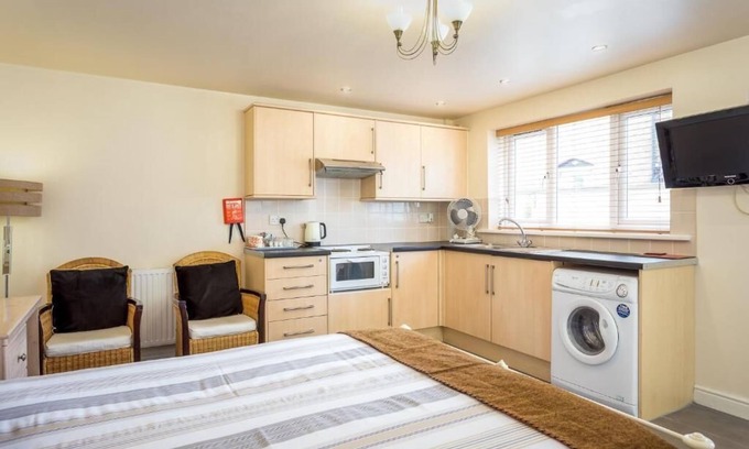 Frampton on Severn Apartment | Stratford Studios 2n