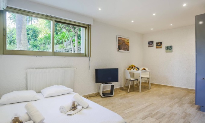 California - Pezou Apartment | Studio A/C 'La Californie'-Upscale Quiet Residence by Olidesi