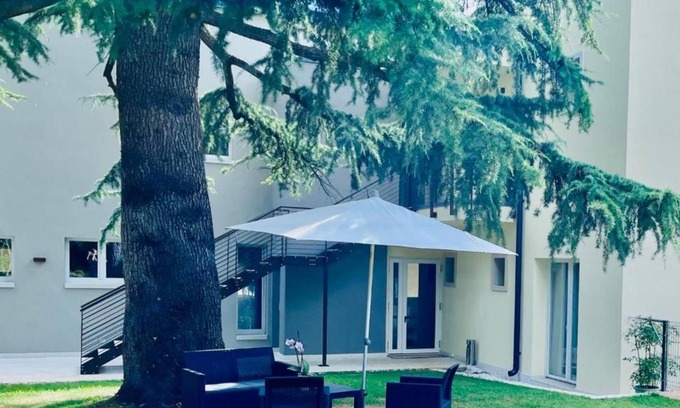 Gargagnago di Valpolicella Apartment | Studio Apartment 'Jala' with Shared Terrace, Wi-Fi and Air Conditioning