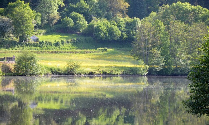 Chambon-sur-Voueize Apartment | Studio Apartment 'Au Bord De L'eau'