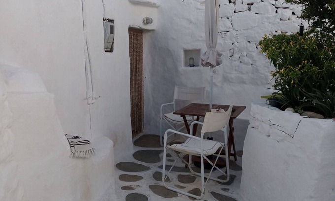 Sikinos Apartment | Studio Apartment 'Jorge House' with Private Terrace and Wi-Fi