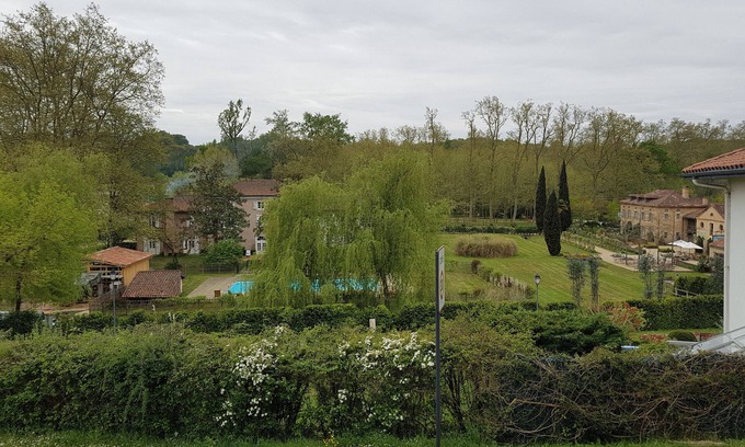 Eugenie-les-Bains Apartment | Studio Beau Songe