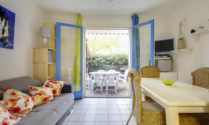 Biscarrosse Plage Apartment | Studio cabine 4 pers. - à 300m des plages - terrasse et parking privé - FR-1-521-39