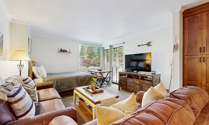 South Lake Tahoe Apartment | Studio condo with full kitchen- centrally located on a private beach