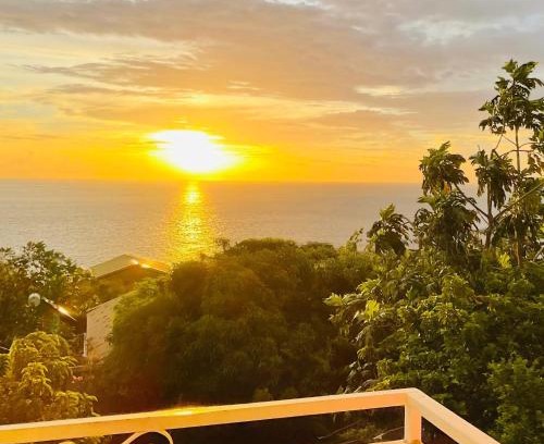 Bouillante Apartment | Studio confortable à Bouillante, 56 m², vue mer, jardin clos.