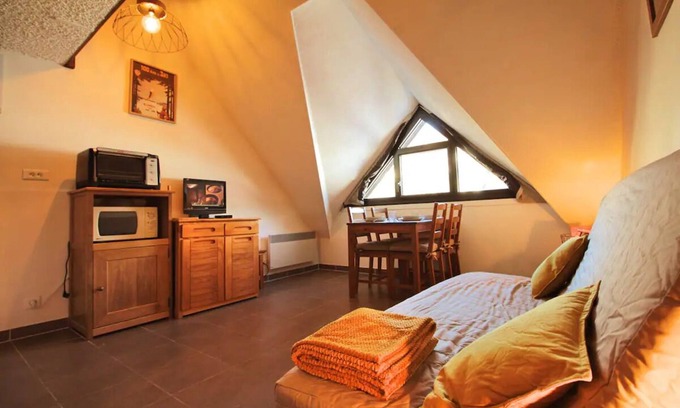 Saint-Jacques-des-Blats Apartment | Studio Duplex au Pied des Pistes