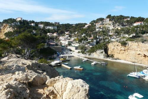 Ensues-la-Redonne Apartment | Studio Ensuès la Redonne à 1200 mètres de la mer