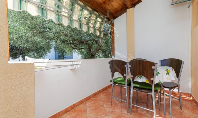 Tucepi Apartment | Studio flat with terrace Tučepi, Makarska (AS-22005-b)