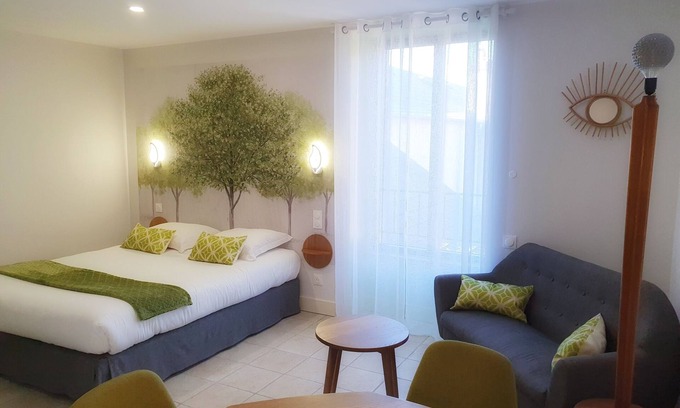 La Charite-sur-Loire Apartment | Studio hêtre, for cocooning