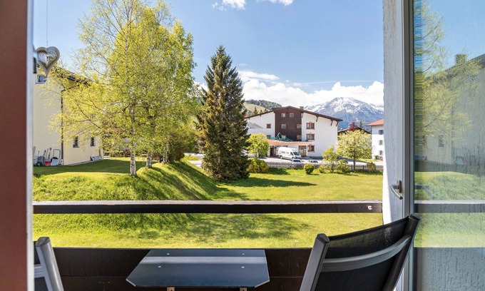 Seefeld in Tirol Apartment | Studio 'Heart' with Mountain View, Shared Garden and Wi-Fi