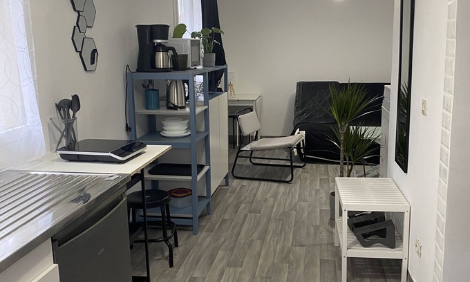 Menucourt House | Studio Indépendant Dans Maisonnette