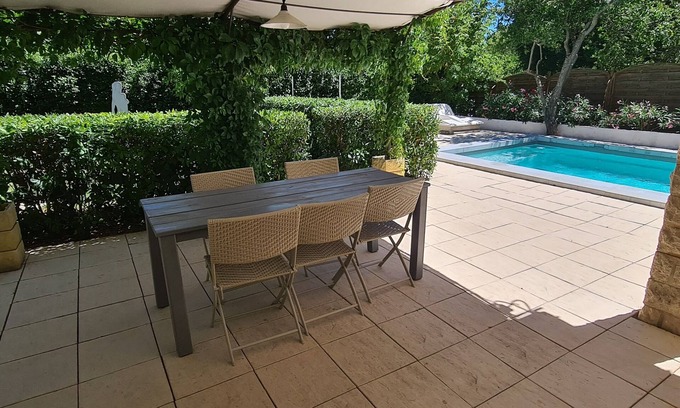 Mimet Apartment | Studio Le Cèdre Avec Piscine