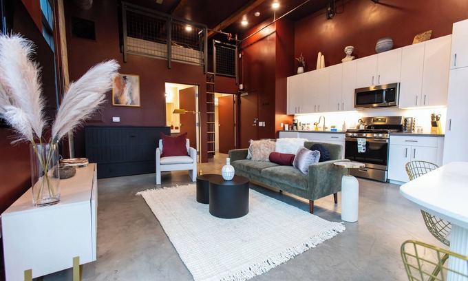 Lacy Apartment | Studio loft with garage door with AC located in the heart of DTSA