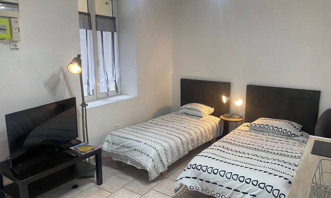 Moirans-en-Montagne Apartment | Studio Musée du Jouet - Moirans