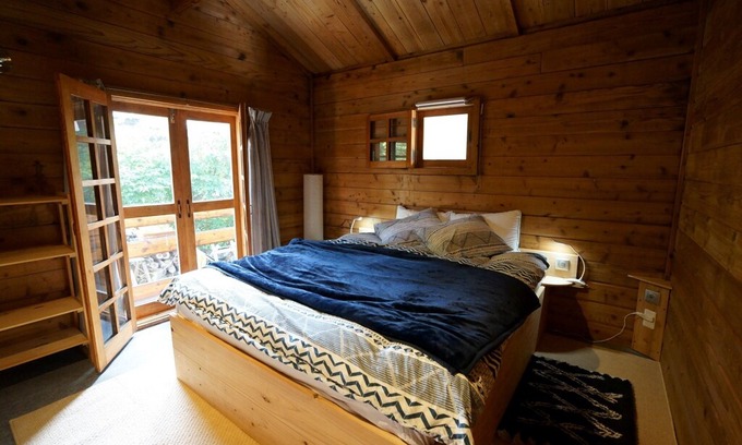 Madarao Mountain Resort House | studio / Myoko Niigata