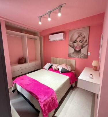 Centro Apartment | Studio Pink com ar, varanda, academia e piscina