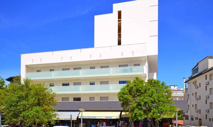 Lignano Sabbiadoro Apartment | Studio renovated with air conditioning